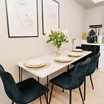 City-apartment „kreuzviertel-lädchen“mit Parkplatz